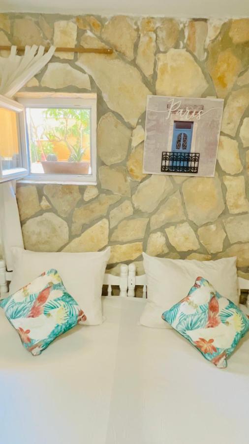 Colorful And Happy Apartment Sukosan - With Parking Exterior photo