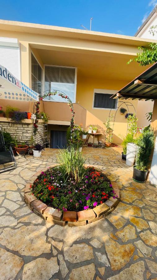 Colorful And Happy Apartment Sukosan - With Parking Exterior photo