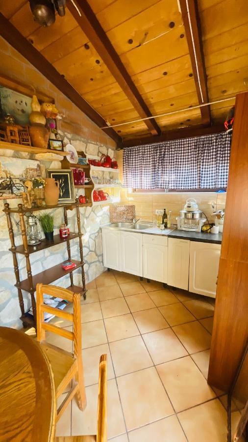 Colorful And Happy Apartment Sukosan - With Parking Exterior photo