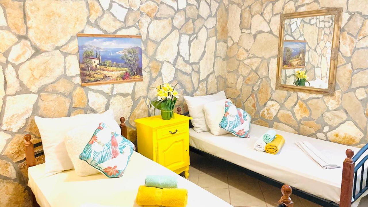 Colorful And Happy Apartment Sukosan - With Parking Exterior photo